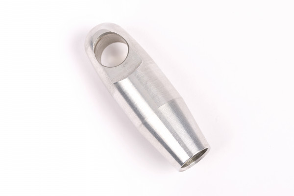 НАПРАВЛЯЮЩАЯ ГОЛОВКА С ТЯНУЩЕЙ ПРОУШИНОЙ Ø 18 ММ